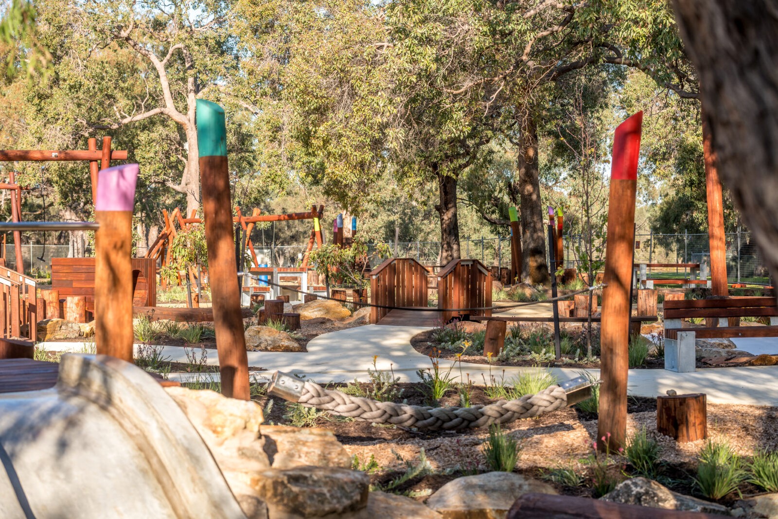 Rope Traverse | Challenge young adventurers with our dynamic Rope Traverse, featuring dual-rope design crafted with premium materials for exciting balance development and guided movement experiences. | VRI