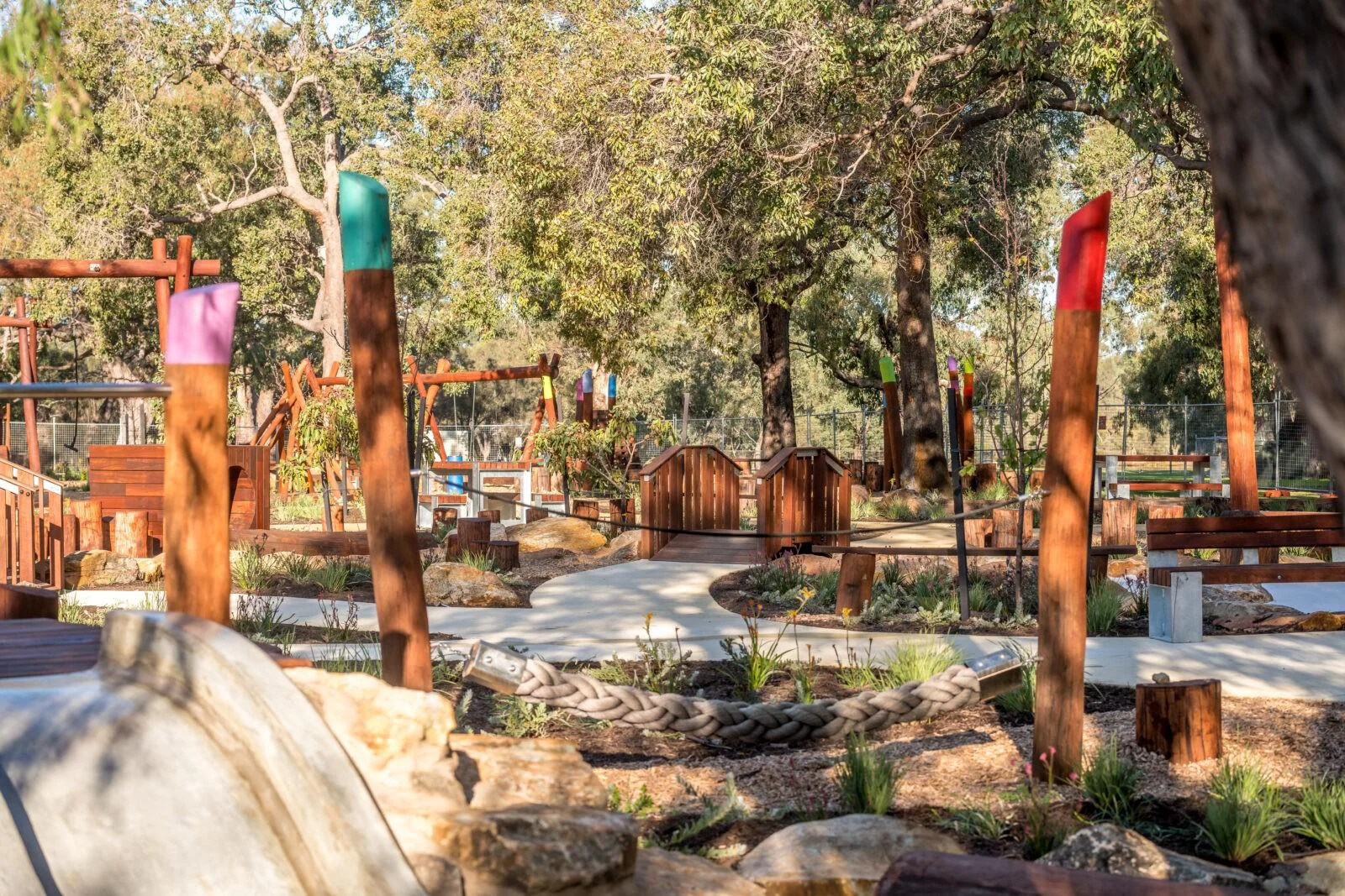 Rope Traverse | Challenge young adventurers with our dynamic Rope Traverse, featuring dual-rope design crafted with premium materials for exciting balance development and guided movement experiences. | VRI