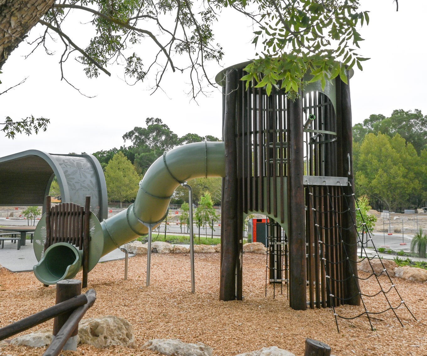 Glenda Tower | Experience adventure at new heights with our Glenda Tower, featuring multiple platforms, a giant tube slide and innovative rope play elements for dynamic physical challenges. | VRI