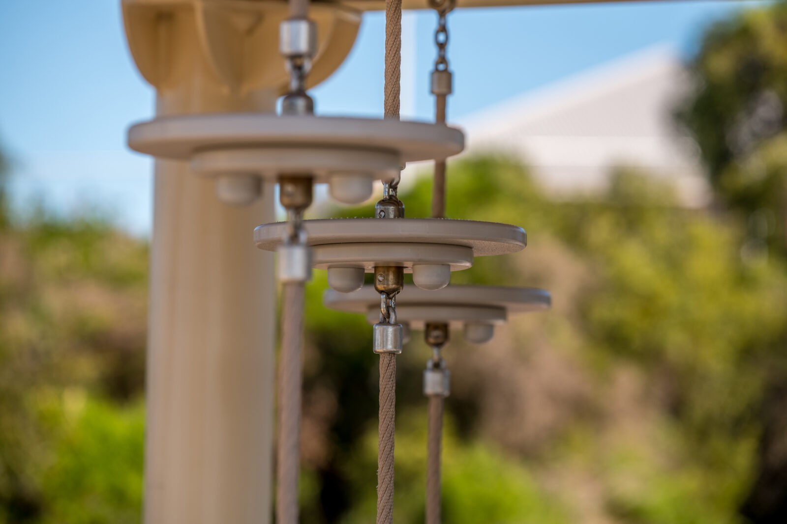 Pommel Walk | Challenge adventurers with our innovative Pommel Walk, featuring suspended HDPE stepping platforms and premium construction for an exciting balance and coordination experience. | VRI