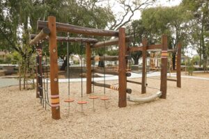 Maniana Monkey Climber Jarrah climbing structure disc steps rope traverse Maniana Park Queens Park by Van Ryt Industries